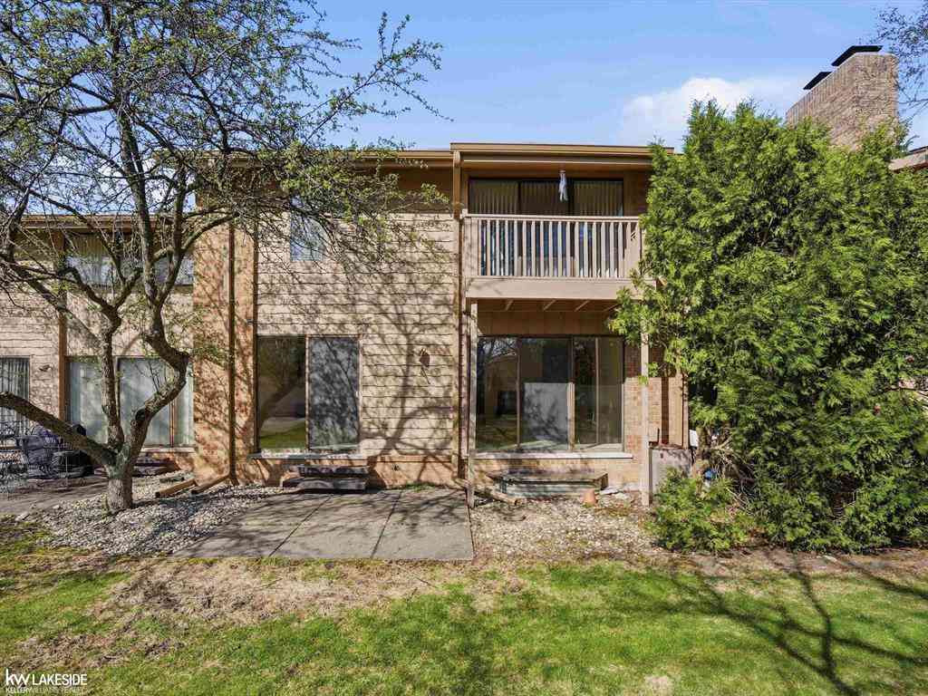 Condo For Sale - 7134 Bridge Way <br/> West Bloomfield, MI 48322