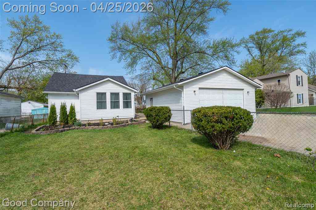 Homes For Sale - 28457 Fairfax Street <br/> Southfield, MI 48076