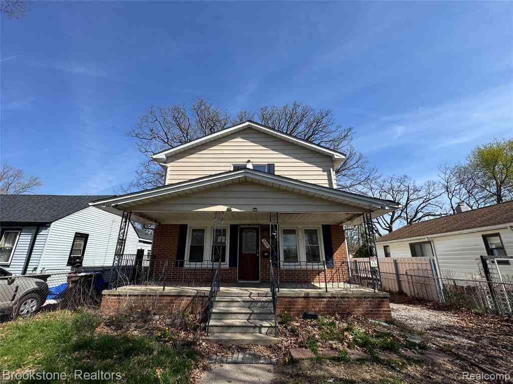Homes For Sale - 256 W Chicago Avenue <br/> Pontiac, MI 48340
