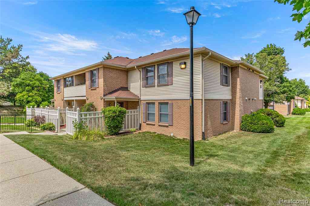 Condo For Sale - 19623 Northridge Drive <br/> Northville, MI 48167