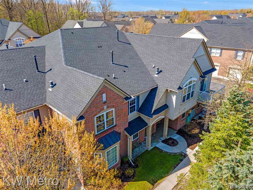Condo For Sale - 47592 Pembroke Drive <br/> Canton, MI 48188