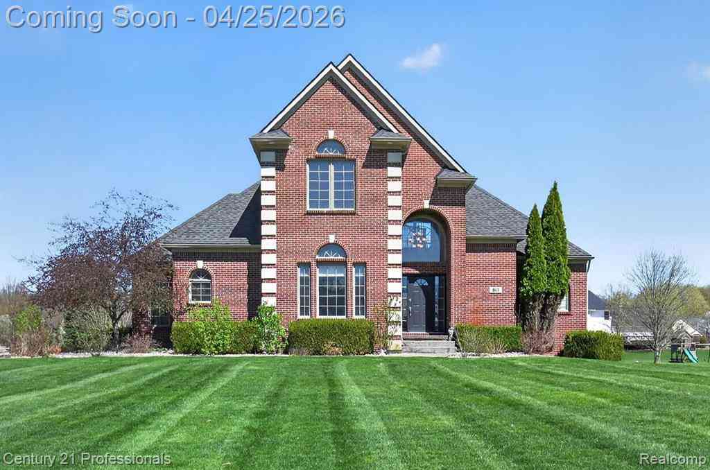 Homes For Sale - 163 W Auburn Trail <br/> Brighton, MI 48114