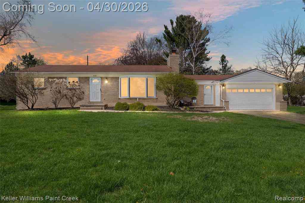 Homes For Sale - 310 Elmhill Road <br/> Rochester, MI 48306