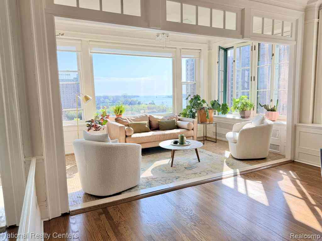 Condo For Sale - 8120 E JEFFERSON AVE E Jefferson Avenue  #7E<br/> Detroit, MI 48214