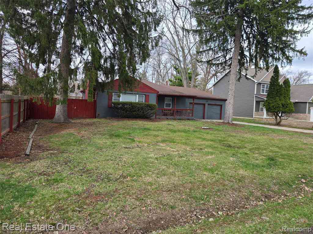 Homes For Sale - 19830 Mahon Street <br/> Southfield, MI 48075