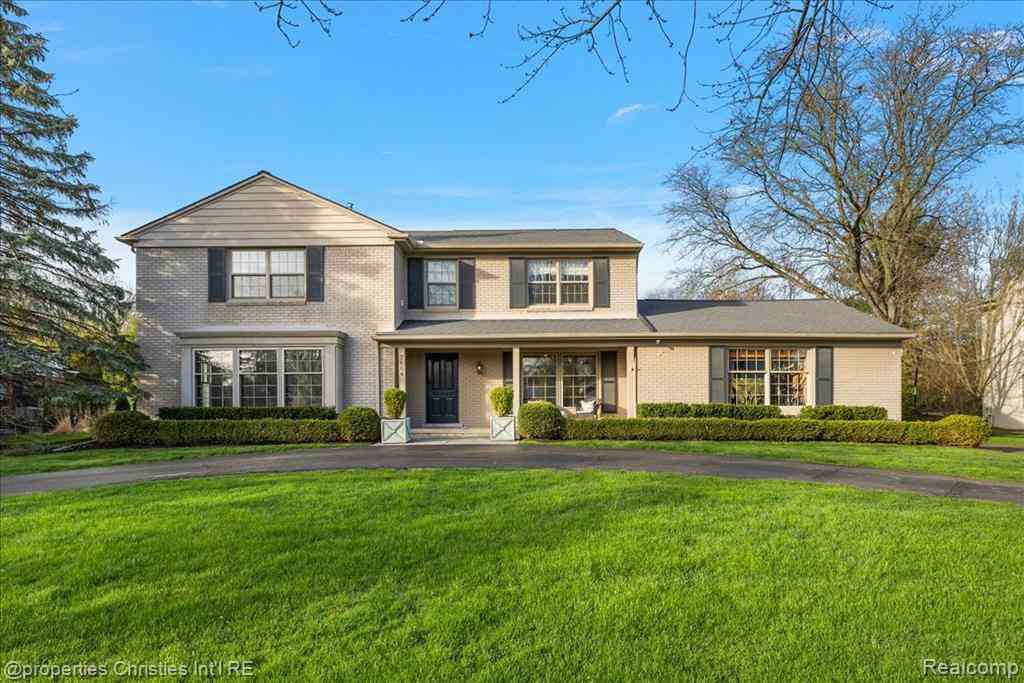 Homes For Sale - 2684 Bradway Boulevard <br/> Bloomfield Hills, MI 48301