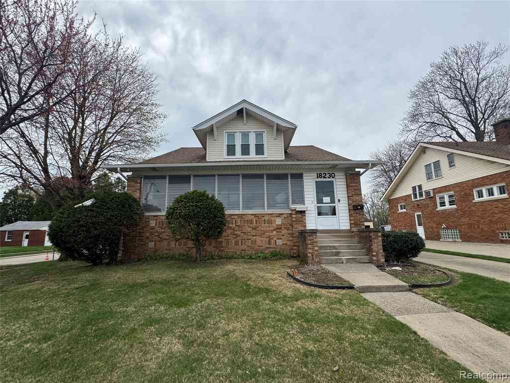 Homes For Sale - 18230 Frazho Road <br/> Macomb County, Roseville, MI 48066