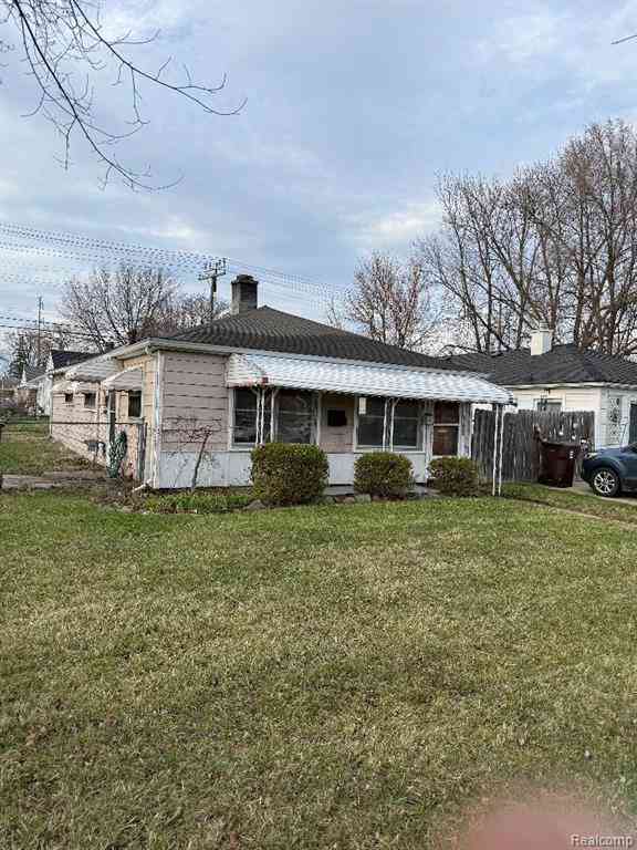 Homes For Sale - 31682 Carlisle Parkway <br/> Wayne, MI 48184
