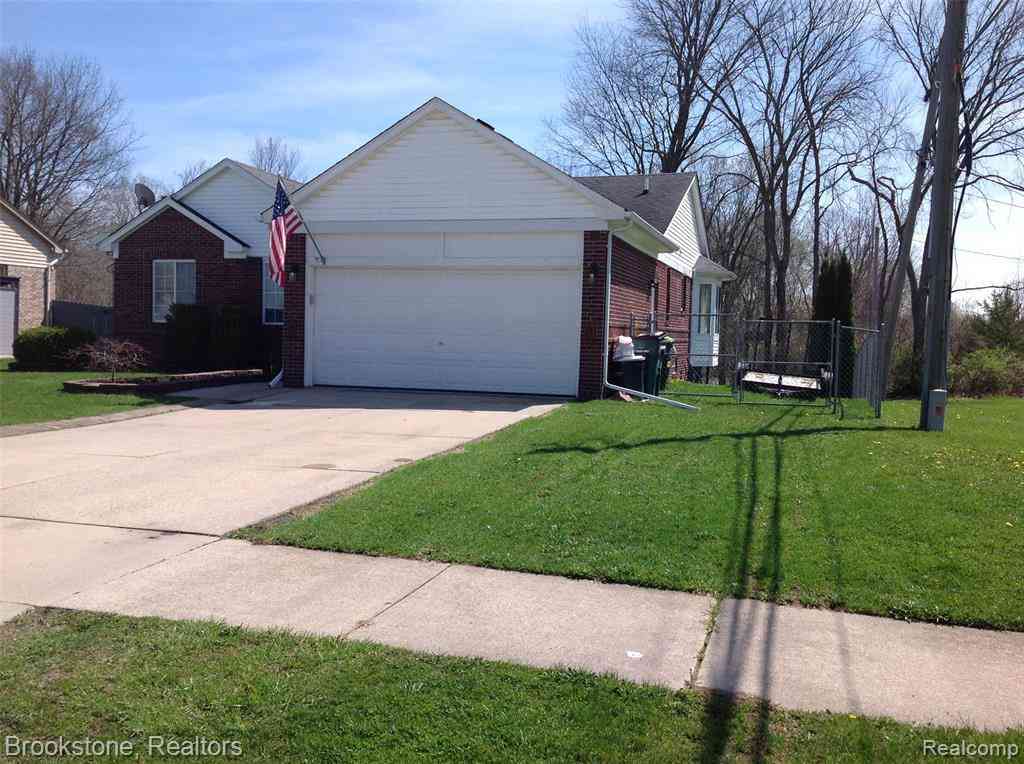 Homes For Sale - 32010 N Oakcrest Drive E E<br/> Macomb County, Chesterfield, MI 48047