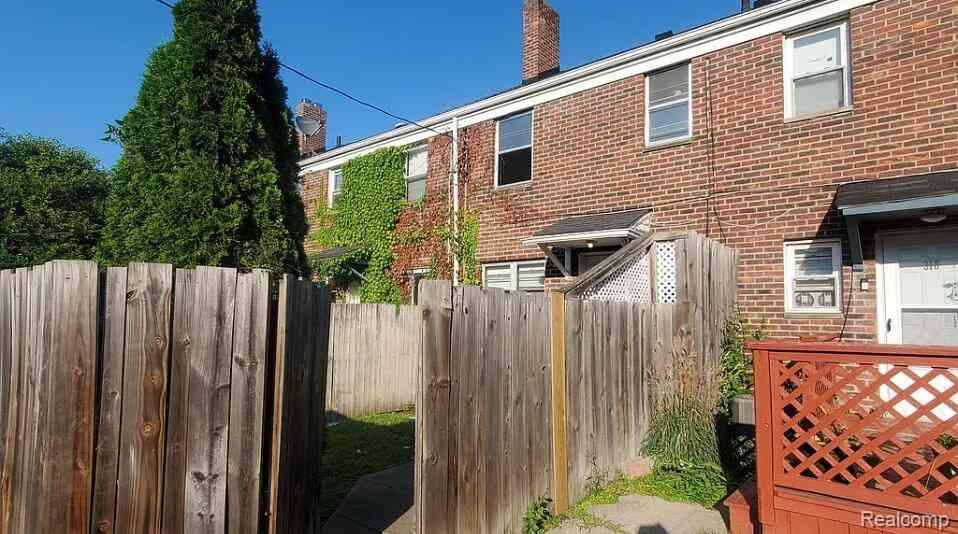 Condo For Sale - 316 Sheffield Avenue <br/> Flint, MI 48503