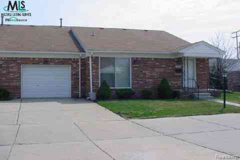 Condo For Sale - 401 DOREMUS S Doremus Lane W W #10<br/> Saint Clair Shores, MI 48080