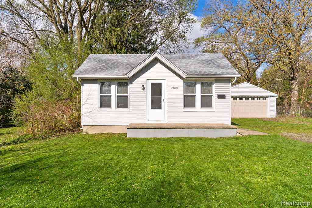 Homes For Sale - 30723 Marshall Street <br/> Southfield, MI 48076