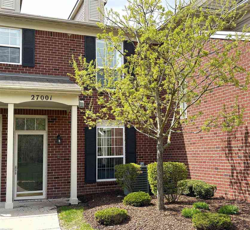 Condo For Sale - 27001 Carrington Place <br/> Harrison Township, MI 48045