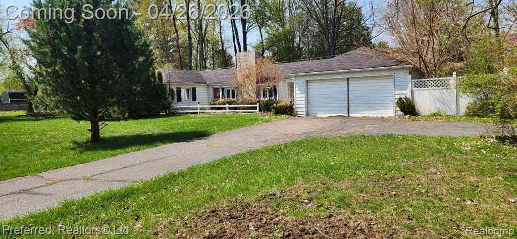 Homes For Sale - 18051 Deering Street <br/> Livonia, MI 48152