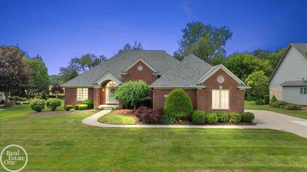 Homes For Sale - 63815 Inverness Drive <br/> Macomb County, Washington, MI 48095