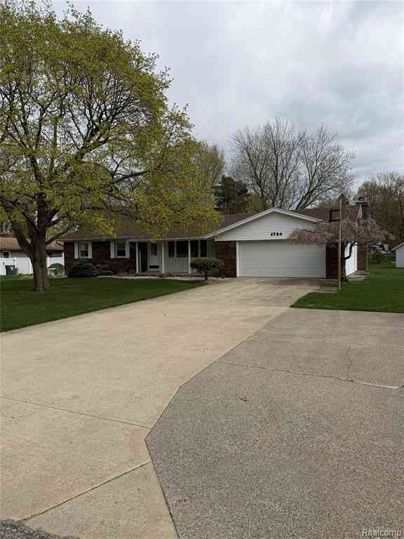 Homes For Sale - 6924 Lynn Ann Drive <br/> Hudsonville, MI 49426