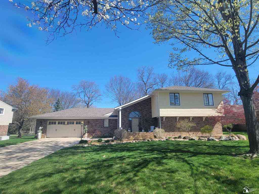 Homes For Sale - 8908 Sarah Lane <br/> Grosse Ile, MI 48138