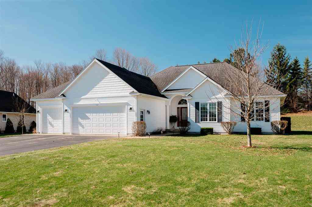 Homes For Sale - 4157 Stoneridge Drive <br/> Traverse City, MI 49684