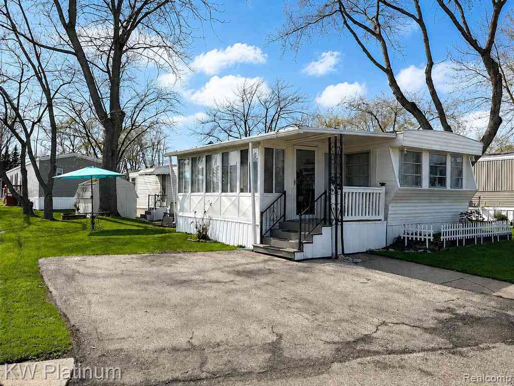 Homes For Sale - 50 Mack Ave   #71<br/> Marysville, MI 48040