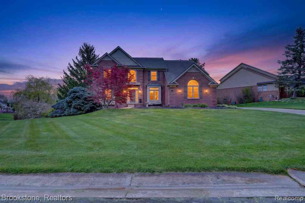 Homes For Sale - 4054 Calumet Drive W W<br/> Rochester, MI 48306