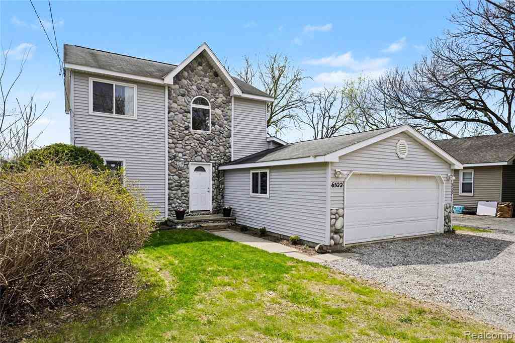 Homes For Sale - 6522 Bennett Lake Road <br/> Fenton, MI 48430