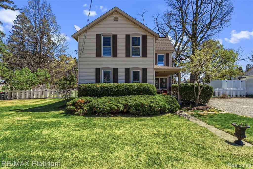 Homes For Sale - 315 S West Street <br/> Fenton, MI 48430