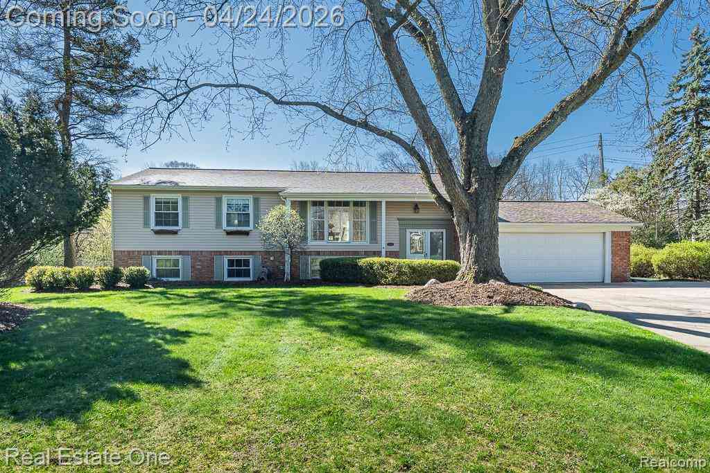 Homes For Sale - 1841 Fair Oak Court <br/> Rochester, MI 48309