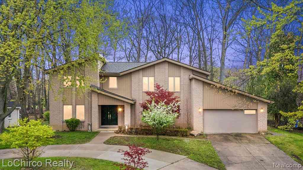 Homes For Sale - 6019 Glen Eagles Drive <br/> West Bloomfield, MI 48323