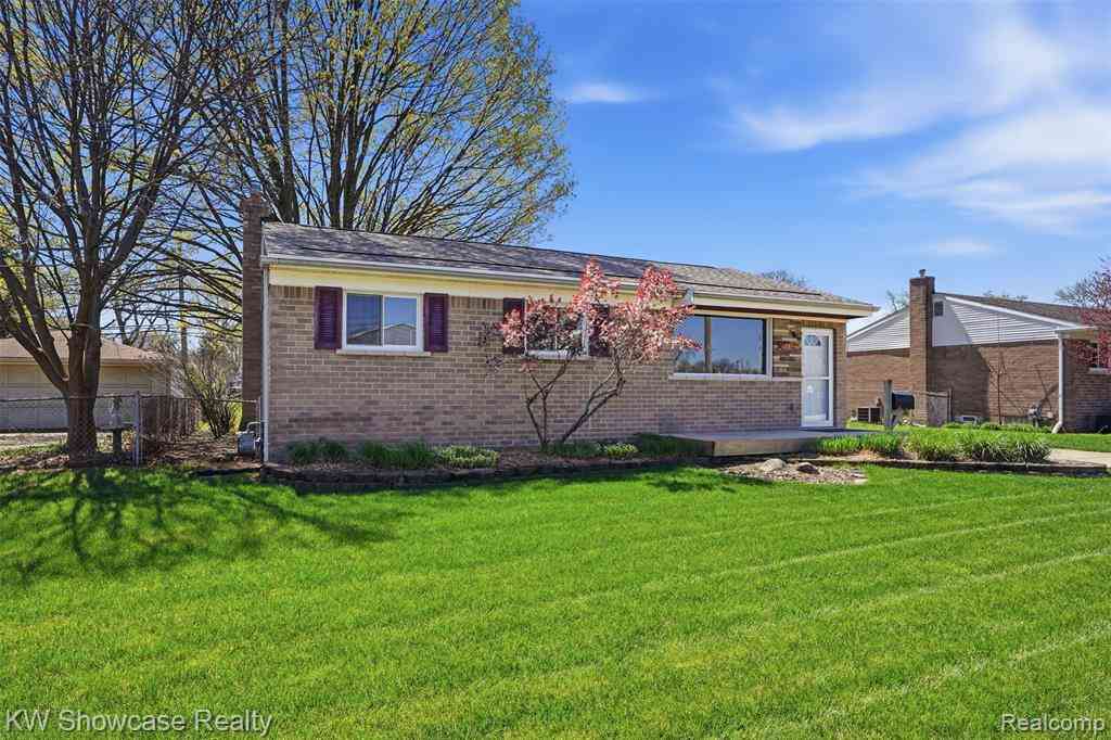 Homes For Sale - 31167 Maplewood Street <br/> Garden City, MI 48135