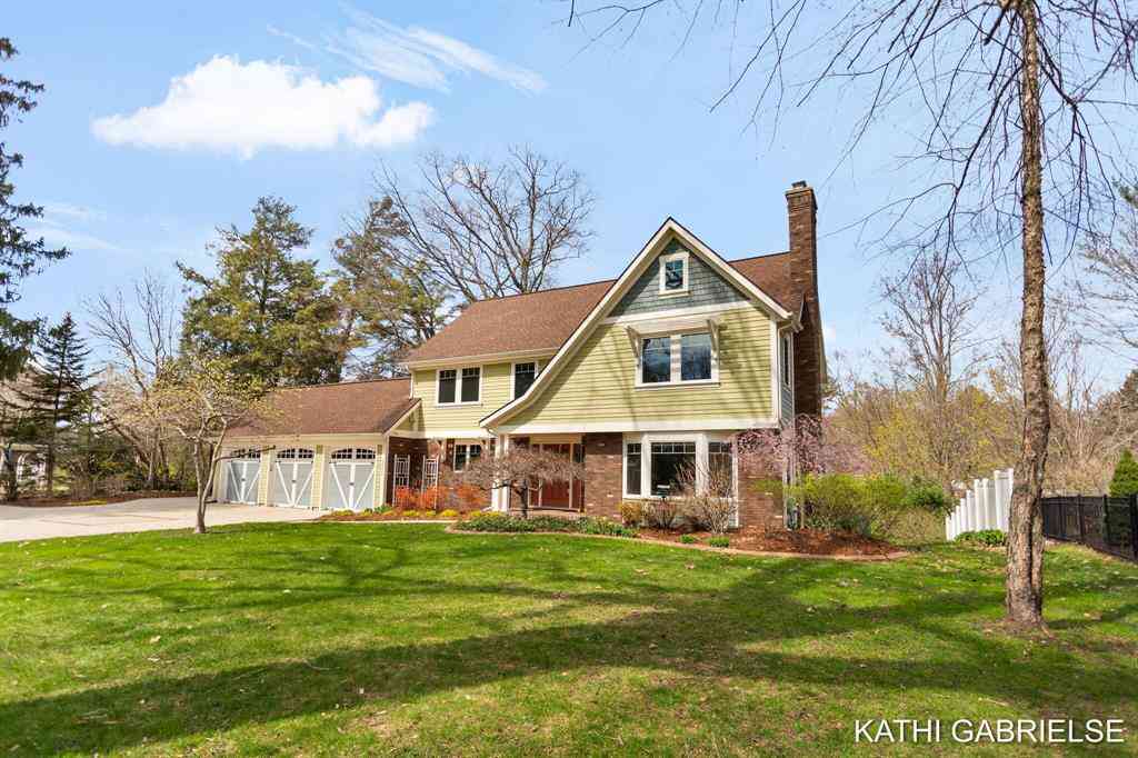 Homes For Sale - 18886 Greenwood Court <br/> Ottawa County, Spring Lake, MI 49456