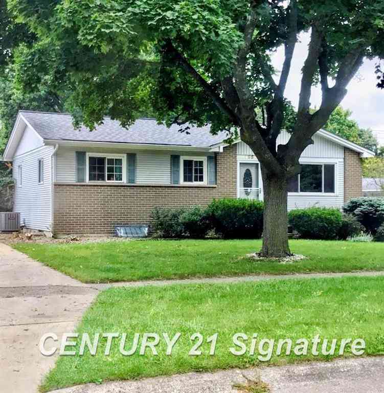 Homes For Sale - 905 Fleetwood Drive <br/> Saginaw, MI 48604