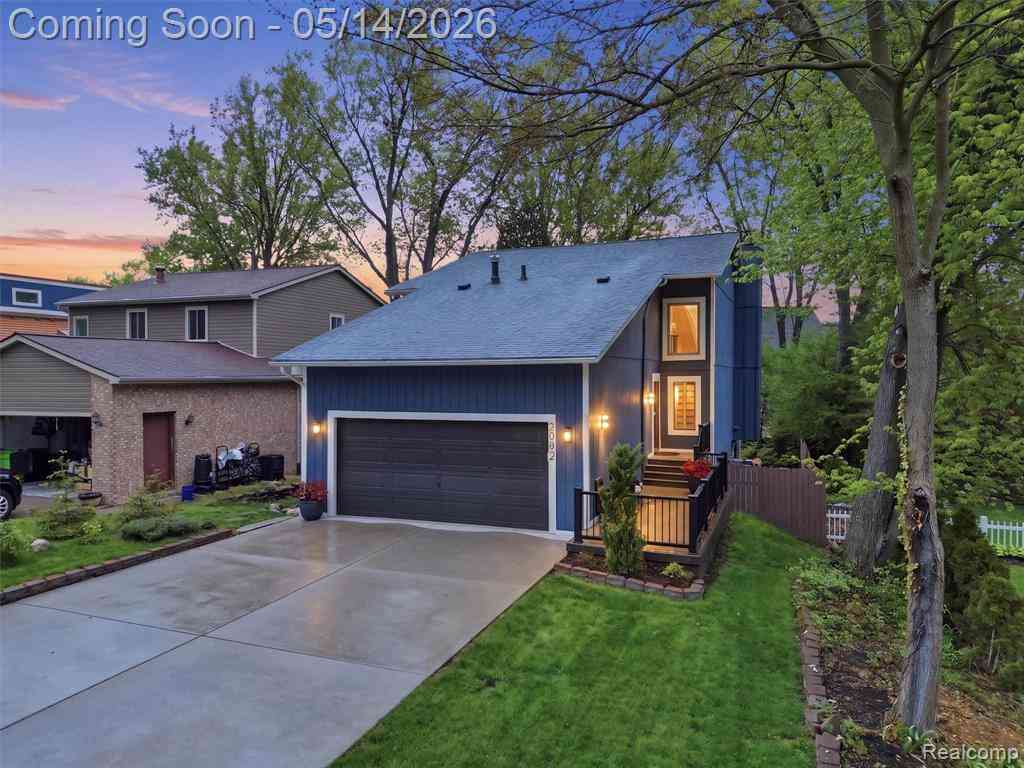 Homes For Sale - 2092 Langham Drive <br/> West Bloomfield, MI 48323