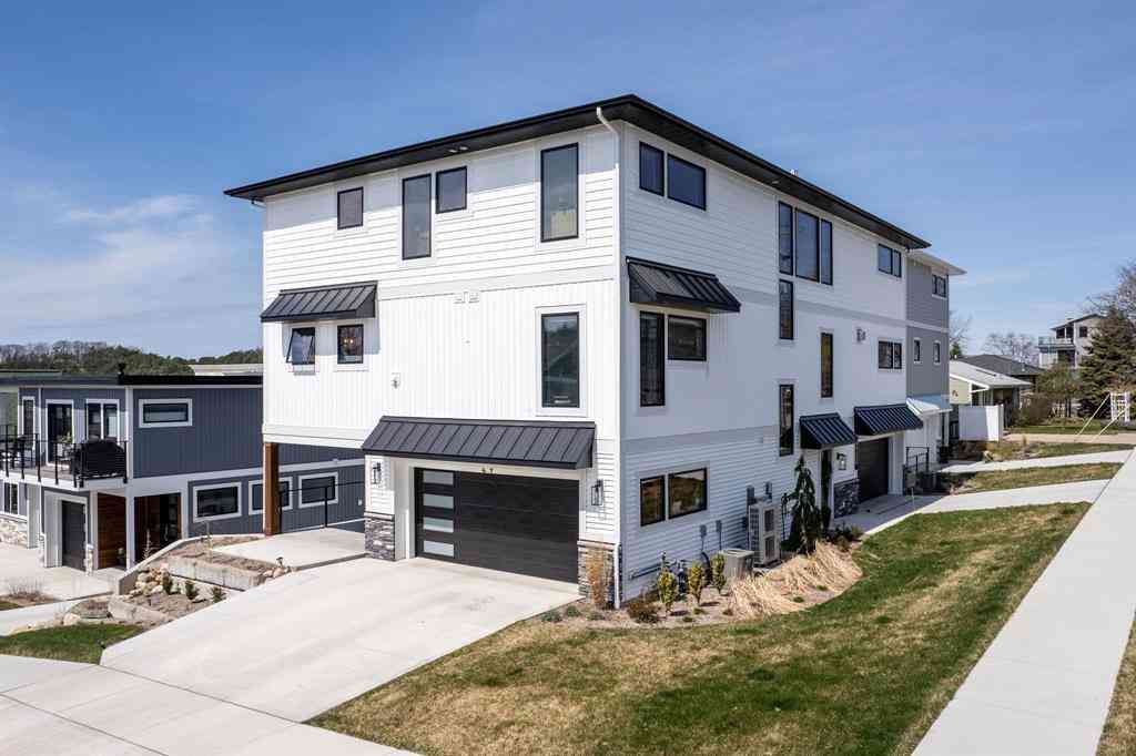 Condo For Sale - 49 Howard Avenue <br/> Ottawa County, Grand Haven, MI 49517