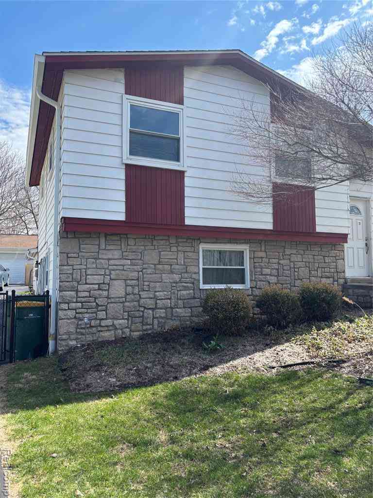 Homes For Sale - 323 S 2nd Street <br/> Brighton, MI 48116