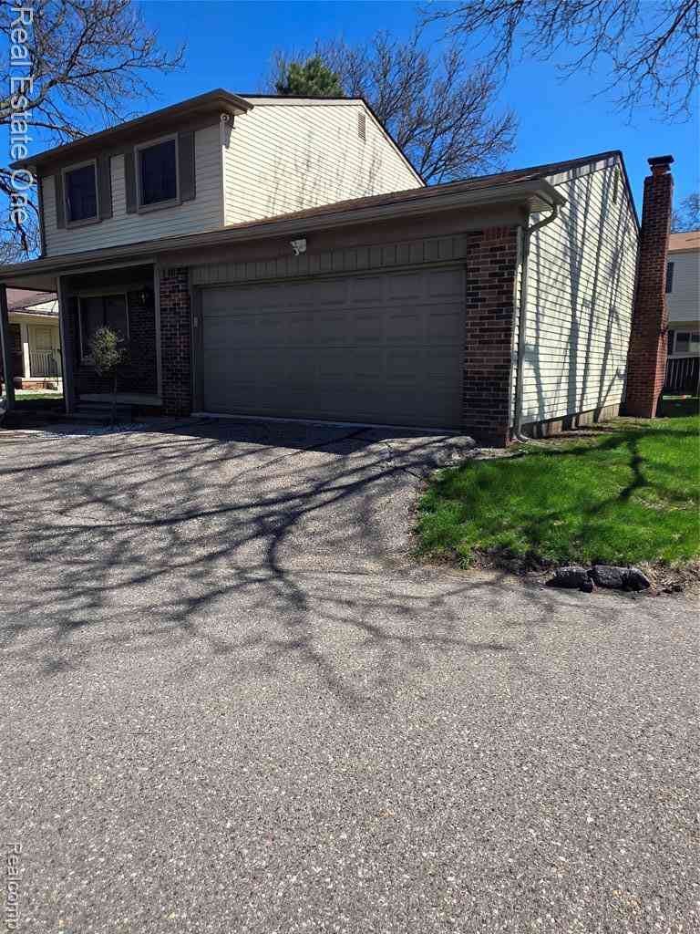 Condo For Sale - 2898 Roundtree Drive <br/> Troy, MI 48083