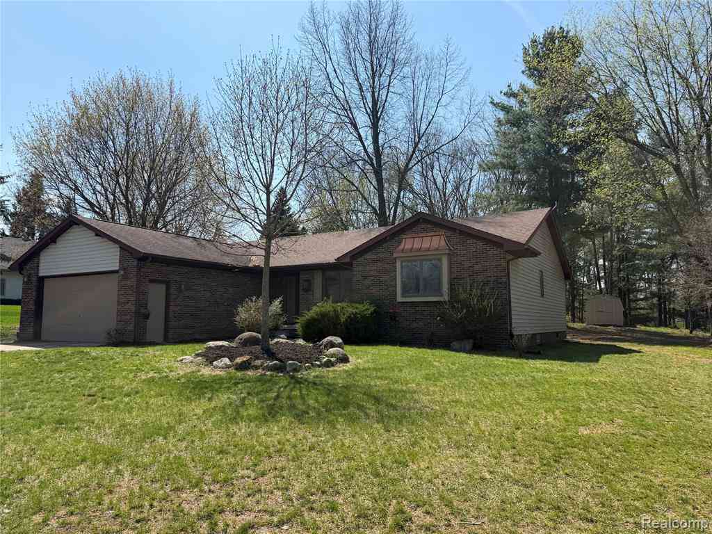 Homes For Sale - 3828 Winding Pine Drive <br/> Lapeer County, Metamora, MI 48455