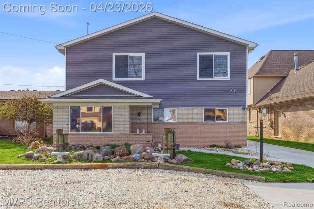 Homes For Sale - 39415 E Archer Drive <br/> Harrison Township, MI 48045