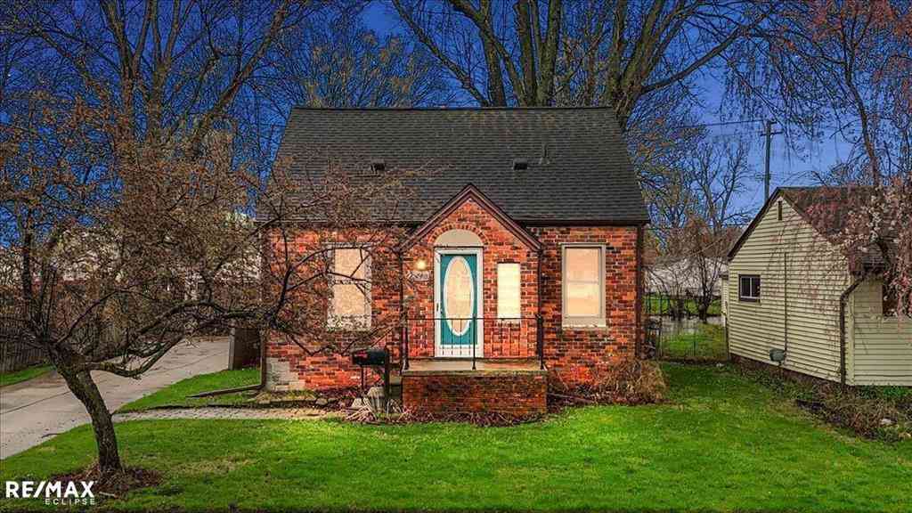 Homes For Sale - 21740 Francis Street <br/> Saint Clair Shores, MI 48082