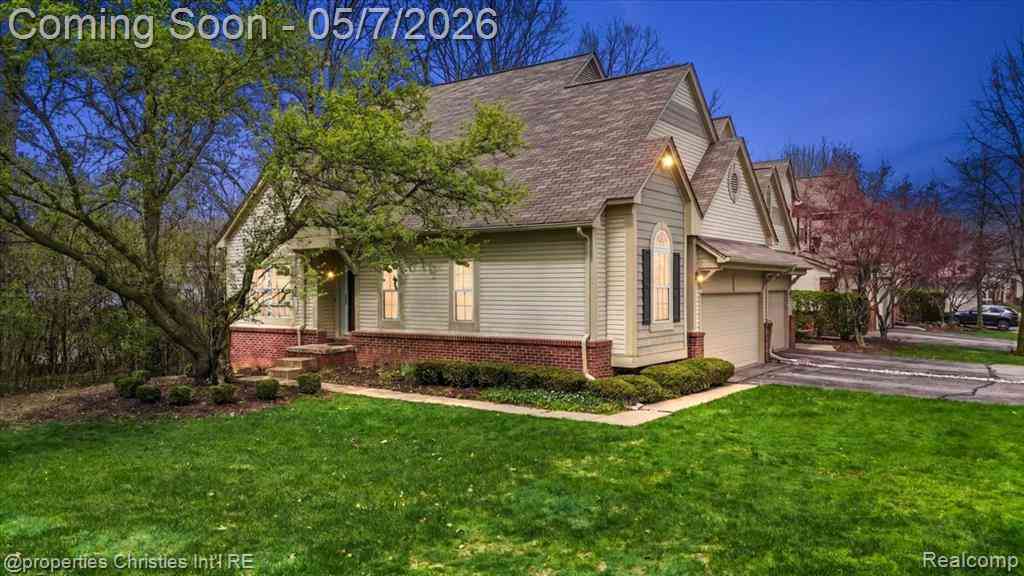 Condo For Sale - 38385 Churchill Lane <br/> Farmington Hills, MI 48331