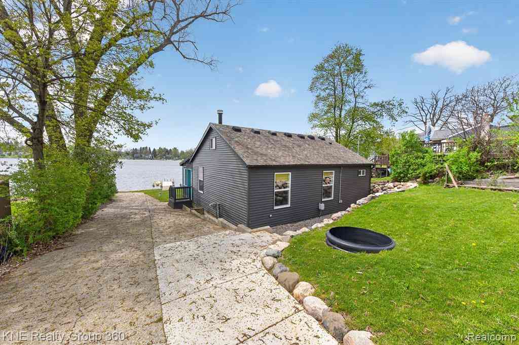 Homes For Sale - 2509 Rubbins Road <br/> Howell, MI 48843