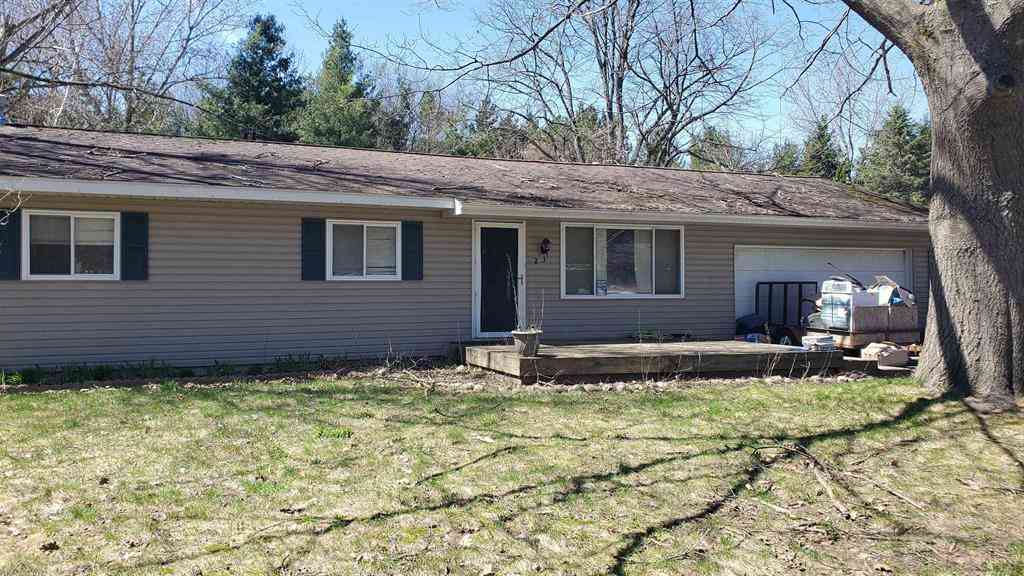 Homes For Sale - 2131 Fielstra Drive <br/> Traverse City, MI 49686