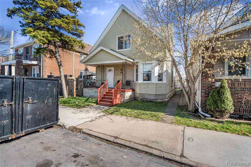 Homes For Sale - 2422 Commor Street <br/> Hamtramck, MI 48212