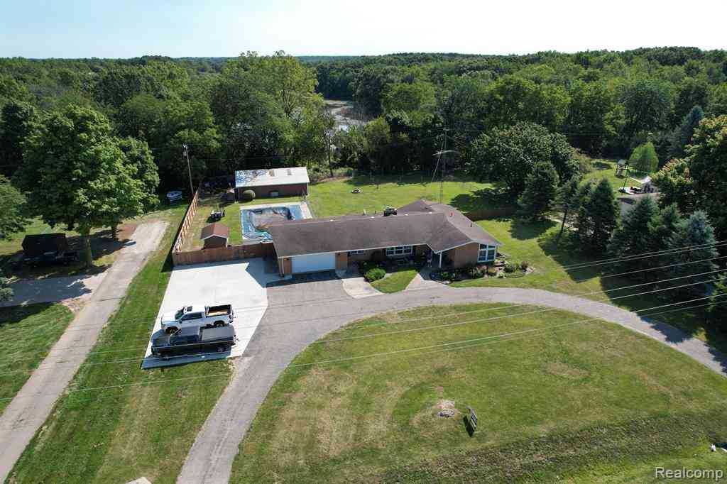 Homes For Sale - 2065 S Lapeer Road <br/> Lapeer, MI 48446