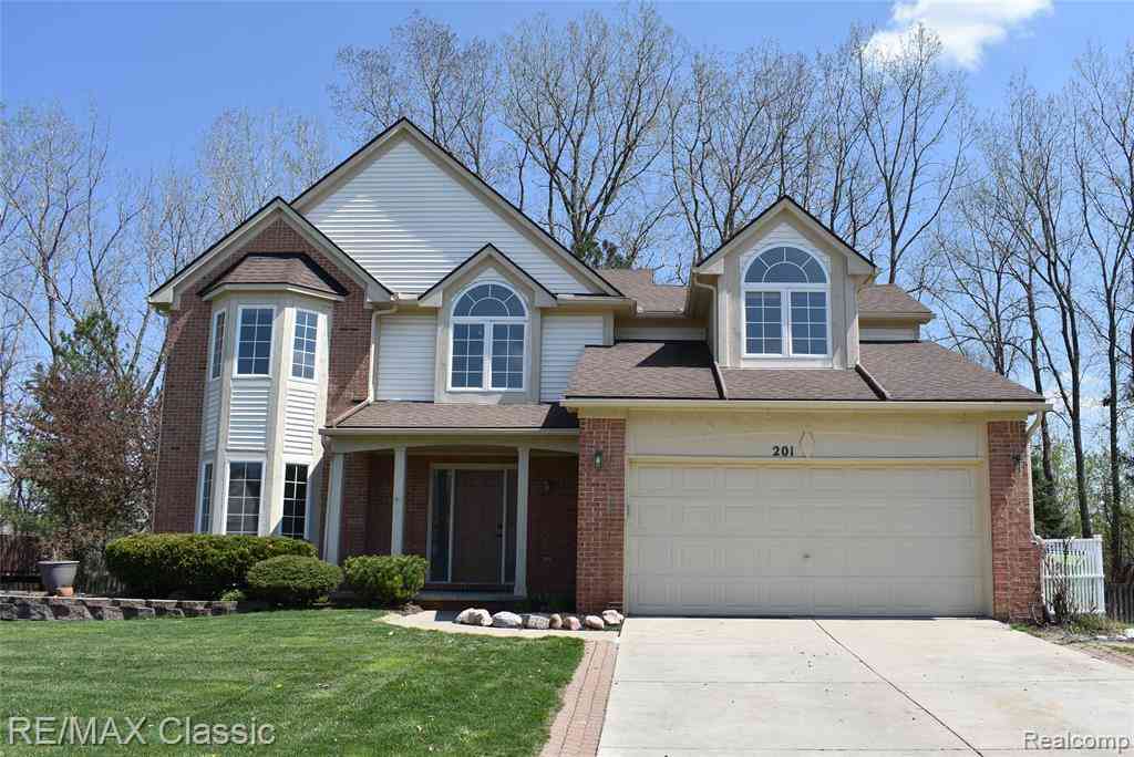 Homes For Sale - 201 Columbia Drive <br/> South Lyon, MI 48178