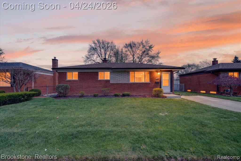 Homes For Sale - 30428 Iroquois Drive <br/> Warren, MI 48088