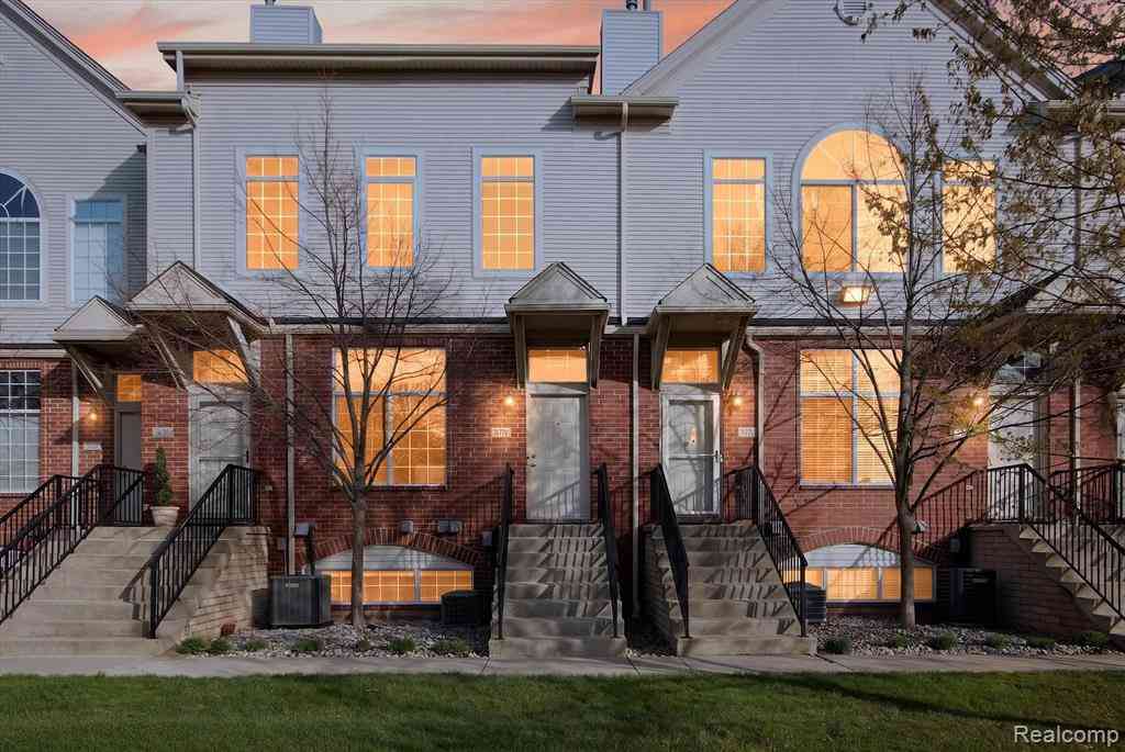Condo For Sale - 30770 Ardmore Court <br/> Novi, MI 48377
