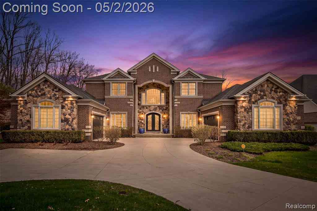 Homes For Sale - 2482 Highland Drive <br/> Ann Arbor, MI 48105