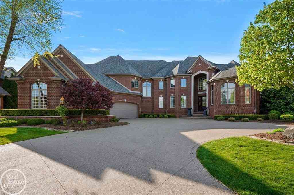 Homes For Sale - 49515 Regatta Street <br/> Chesterfield, MI 48047