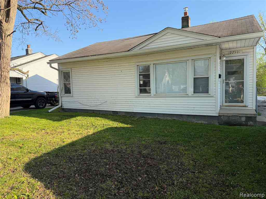 Homes For Sale - 22301 Lange Street <br/> Saint Clair Shores, MI 48080