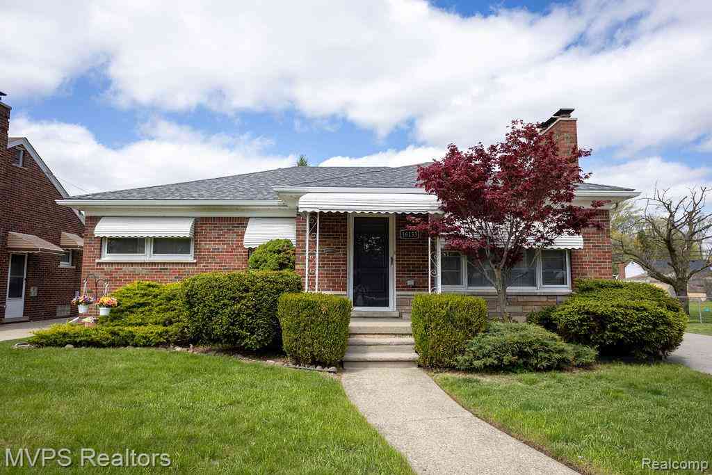 Homes For Sale - 16133 Bell Avenue <br/> Eastpointe, MI 48021